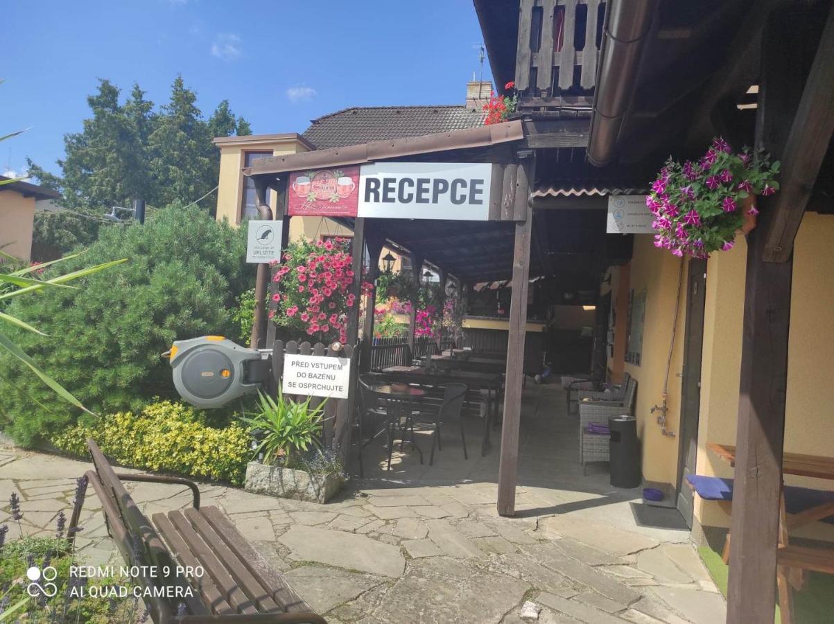 ホテル Areal Pauli Česká Skalice エクステリア 写真